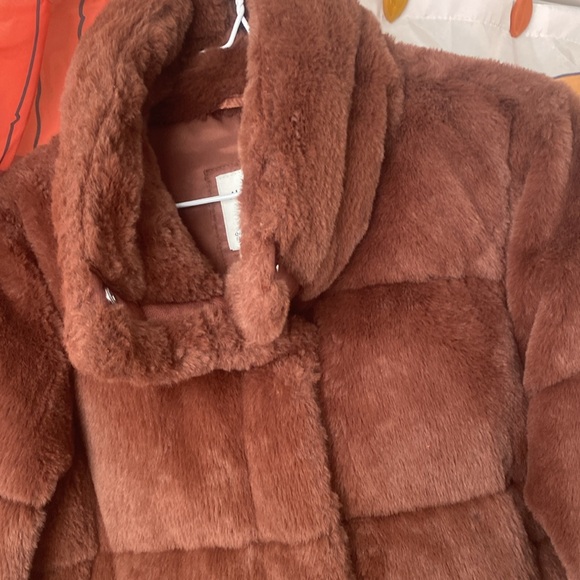 Abercrombie Faux Fur Mini Puffer Coat - Picture 5 of 16